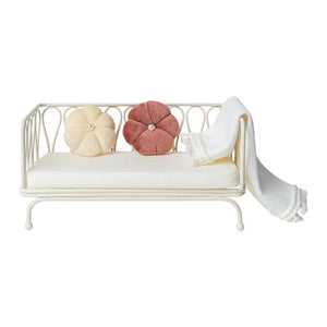 Metal Daybed with Pillows and Blanket – 1:12 Scale Dollhouse Furniture Kivvi Tales