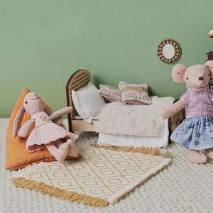 Yellow Woven Rug – 1:12 Scale Dollhouse Decor Kivvi Tales