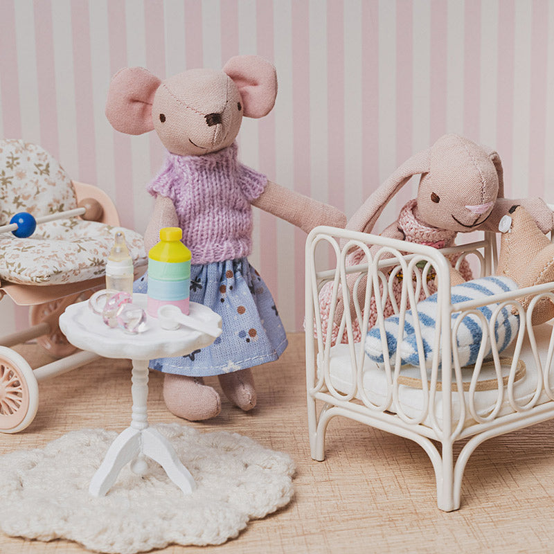 Baby Feeding Set – 1:12 Scale Dollhouse Nursery Accessories