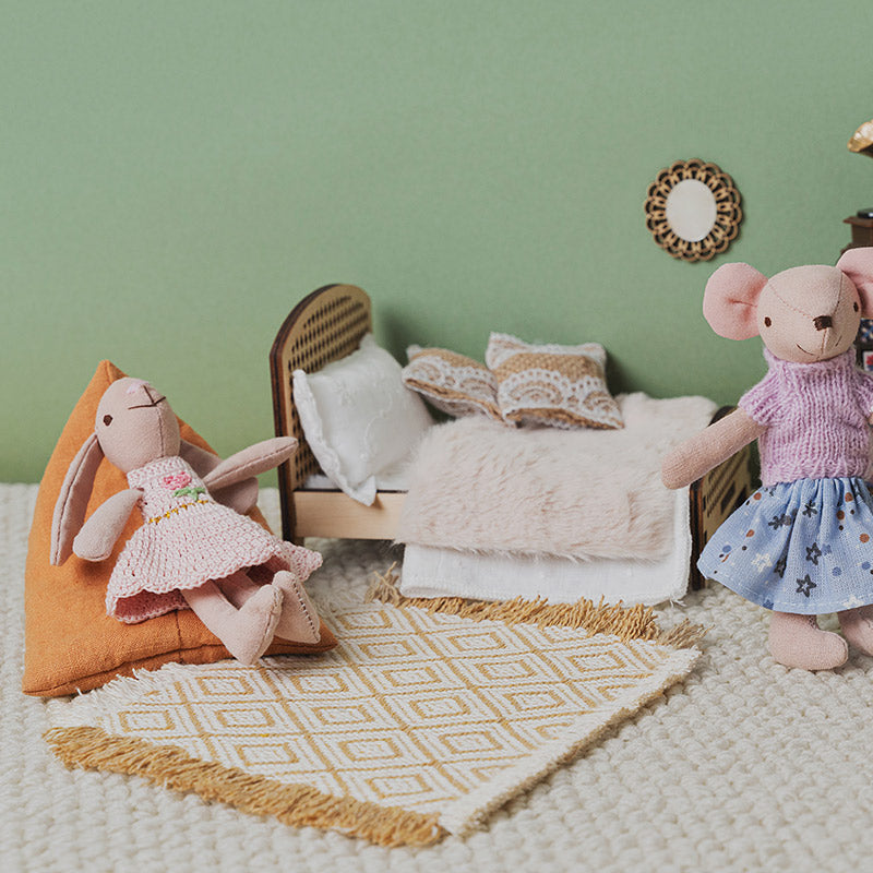 Yellow Woven Rug – 1:12 Scale Dollhouse Decor