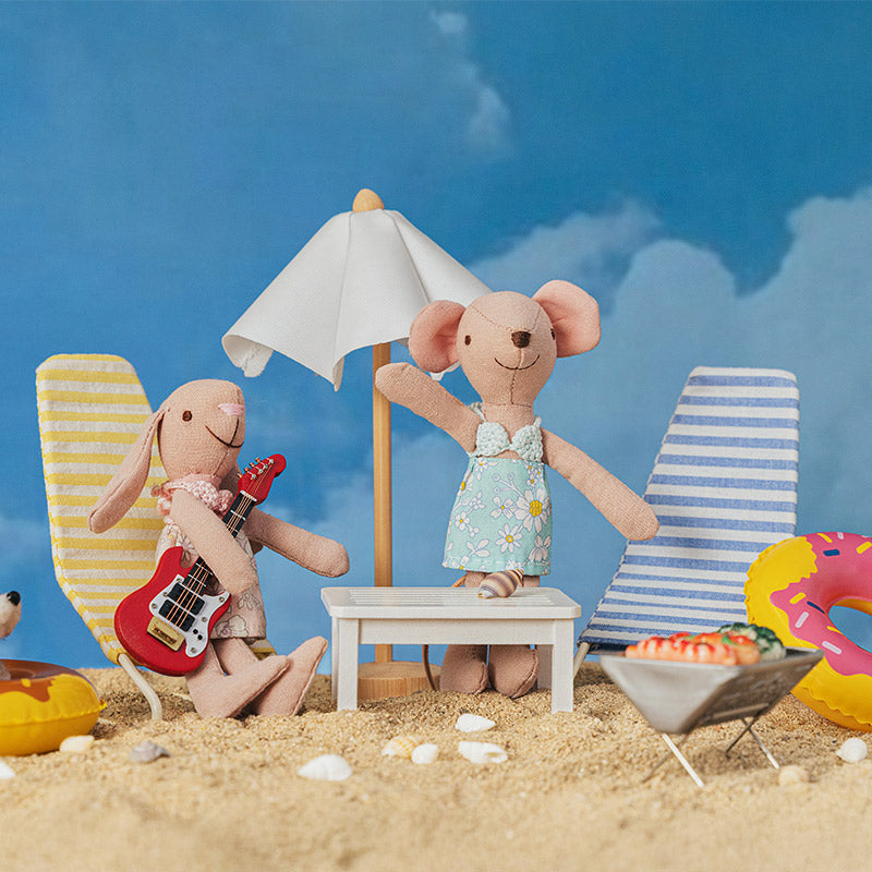 2 Beach Lounge Chairs and 1 Umbrella Set – 1:12 Scale Dollhouse Furniture