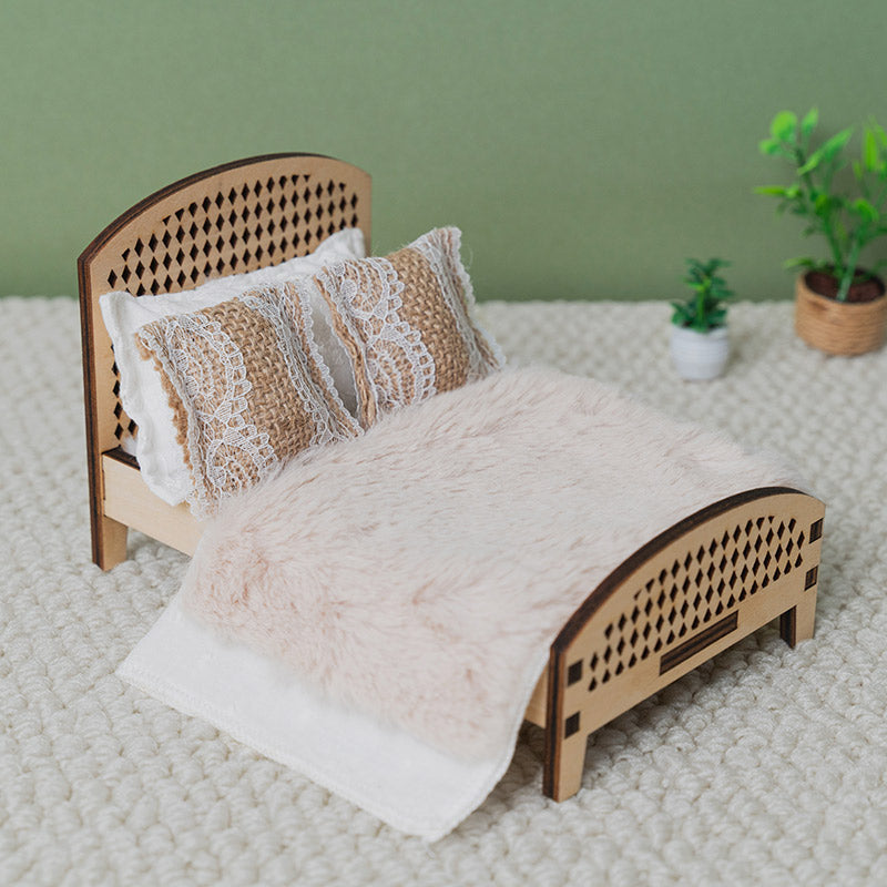 Carved Wooden Bed with Bedding Set – 1:12 Scale Dollhouse Furniture