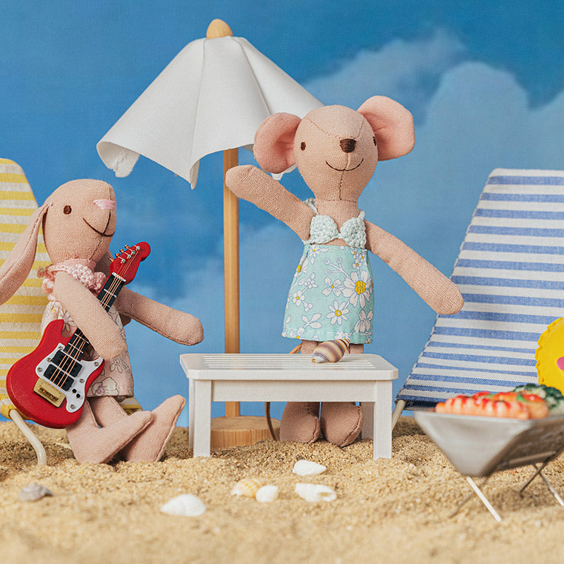 White Carved Side Table – 1:12 Scale Dollhouse Furniture