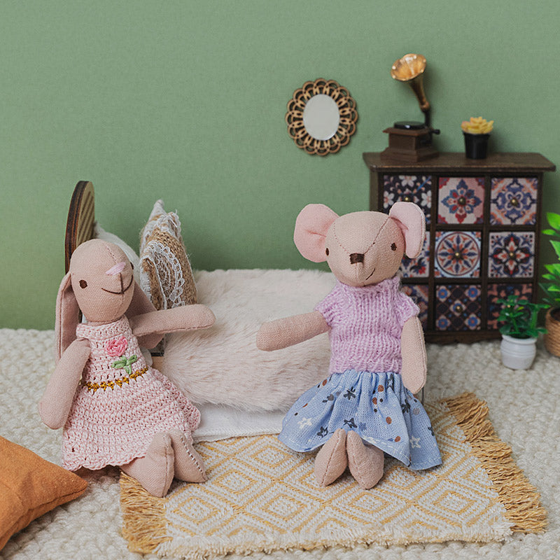 Bohemian Wooden Wall Mirror – 1:12 Scale Dollhouse Decor